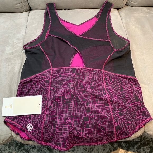 Lululemon Run With The Sun Tank - SeaWheeze 2019 - Picture 2 of 3